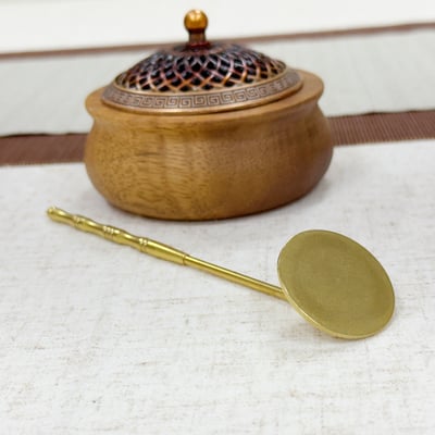 《銅製香灰平整器》2