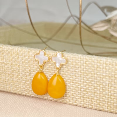 辟邪去災/招財納福-《彩貝十字黃蜜蠟耳環》5