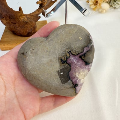 聚財聚氣/淨化磁場-《晶柱共生愛心原礦紫晶鎮擺件》6