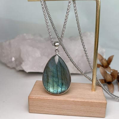 穩定磁場/守護的力量-《高檔水滴藍韻光拉長石項鍊》4