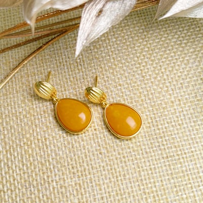 辟邪去災/招財納福-《韓風設計黃蜜蠟包鑲耳環》4