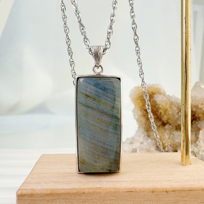 穩定磁場/守護的力量-《長型藍韻光拉長石項鍊》5