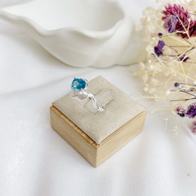 強力魔法的守護-《飄逸彩帶拓帕石戒指》4