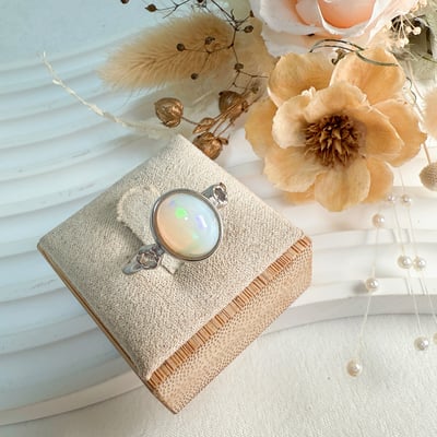 高遊彩/經典款-《橢圓遊彩蛋白石戒指》6