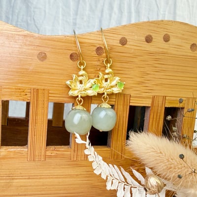 平安/招財/珍藏-《蓮花和田玉耳環》5