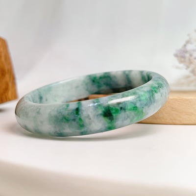 平安吉祥/養護磁場-《陽綠飄花帶烏雞玉手鐲》24