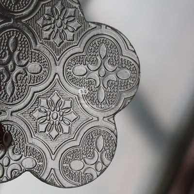 海棠花壓克力杯墊 窗花 梅花造型 復古 懷舊風 立體紋路 拍照道具 擺飾 擺件 造型杯墊 文創商品 DIY3