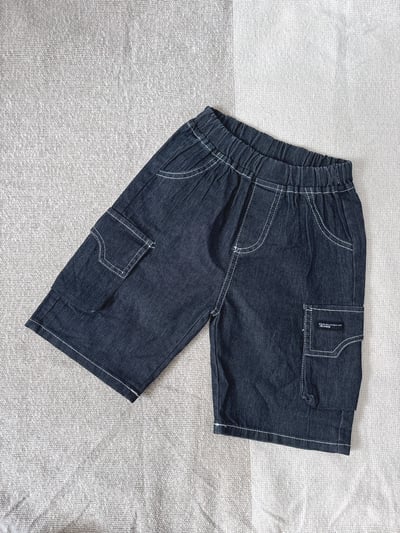 【POCKET DENIM｜雙口袋白車線黑牛仔｜短褲】2