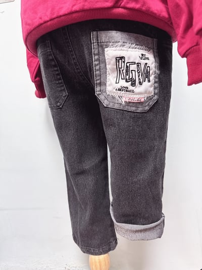 【R.G.V.A 牛仔系列◆直筒◆煙灰黑.率性後口袋拼色布｜長褲】2