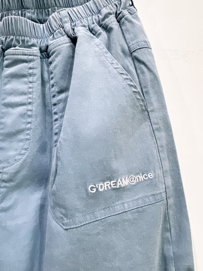 【Denim casual輕薄款丹寧簡單印字｜短褲】4