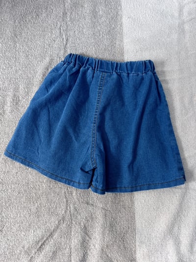 【BOW DENIM SKIRT PANTS｜蝴蝶結刺繡牛仔｜褲裙】2