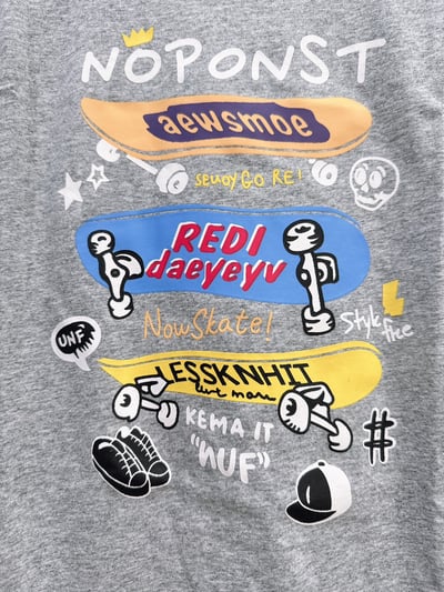 【Smile Skateboard前微笑後滑板塗鴉風｜短T】5