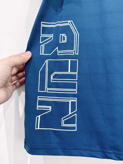 【RUN Letter/冰絲涼感/側印字｜短T】3