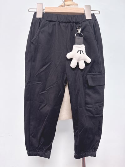 【Mickey Hand 薄◆精棉◆黑色.可愛小手吊飾.休閒束口｜長褲】1