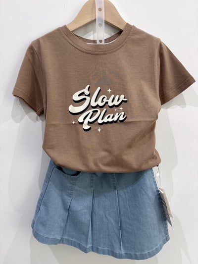 【SLOW PLAN｜美式復古感棕色｜短T】4