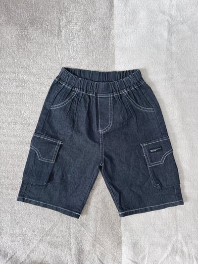 【POCKET DENIM｜雙口袋白車線黑牛仔｜短褲】1