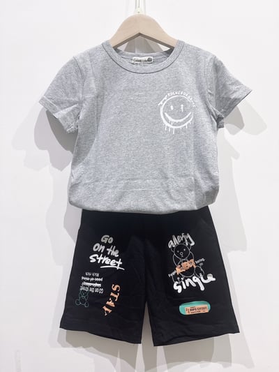 【Smile Skateboard前微笑後滑板塗鴉風｜短T】3