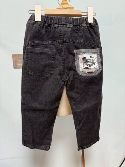 【R.G.V.A 牛仔系列◆直筒◆煙灰黑.率性後口袋拼色布｜長褲】1