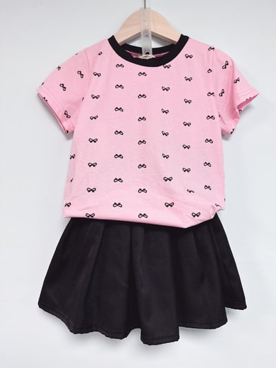 【Pink bow滿版個性粉色底黑色蝴蝶結｜短T】4