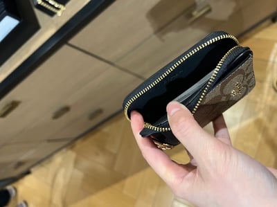 在台現貨— COACH 鏈帶小卡包老花深棕5