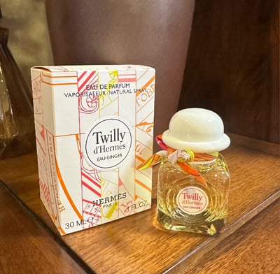 Hermes 愛馬仕 Twilly Eau Ginger 絲巾生薑 女性淡香精 白色禮帽瓶蓋款2