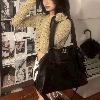 韓國🇰🇷 MUCENT 刺繡 Logo 4-Way 包1