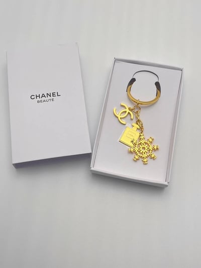 Chanel 2024聖誕限定鑰圈2
