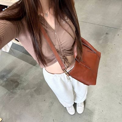 🇺🇸美國代購— Fossil 真皮水餃包焦糖色（已匯款訂金）5