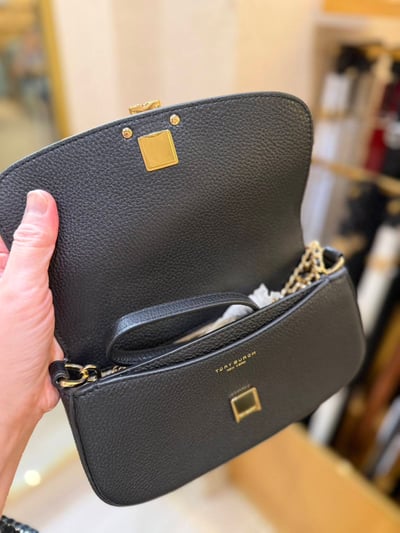 美國代購－Tory Burch Britten 荔枝紋法棍腋下包3