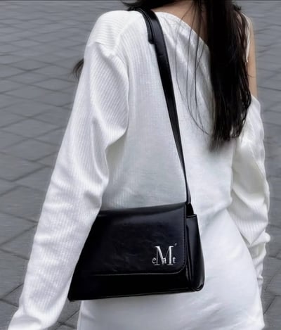 韓國🇰🇷 Mucent Banon 銀色鍍金方形肩背包1