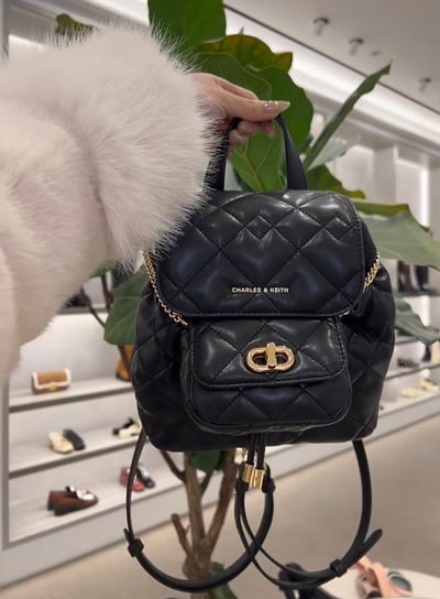 CHARLES & KEITH 小香風後背包附小廢包（已匯款訂金）3