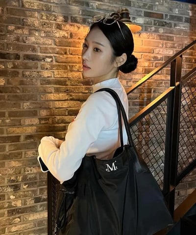 韓國🇰🇷 MUCENT 刺繡 Logo 4-Way 包2