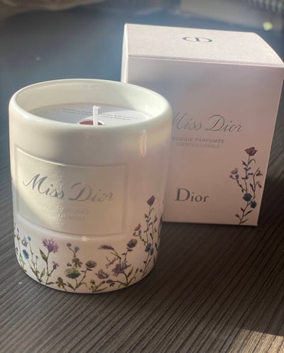 【Dior 迪奧】Miss Dior 花漾迪奧香氛蠟燭 85g1