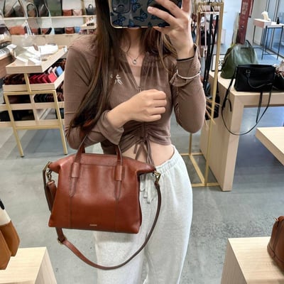 🇺🇸美國代購— Fossil 真皮水餃包焦糖色（已匯款訂金）6