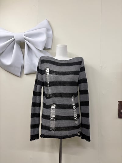 撞色條紋破洞腰身軟綿毛衣2