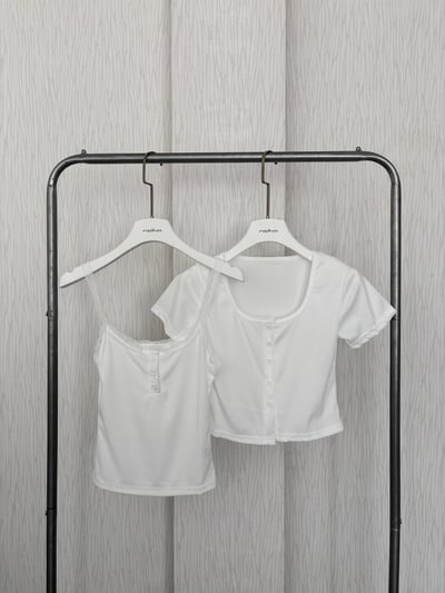 【限量現貨】圓領排扣短袖上衣(附白色三扣蕾絲背心)6