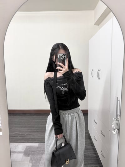 秋冬款 吊飾印花蕾絲一字領雙面磨毛上衣5