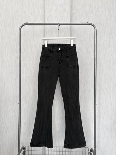 薄款豎刷痕碳灰色方口袋牛仔喇叭褲1