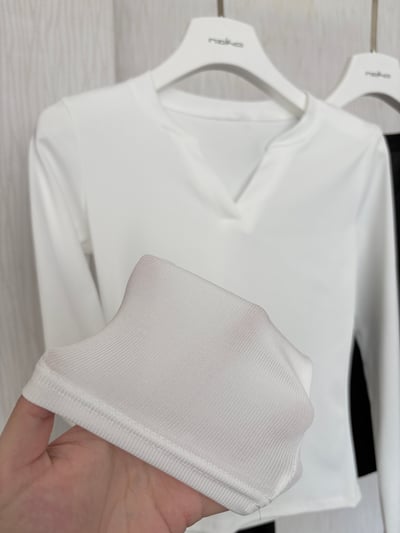 【限量現貨】春夏款 直坑紋高彈性透氣開V長袖上衣4