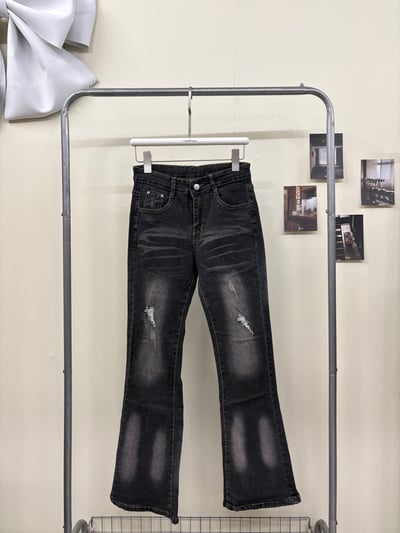 小刷破造型碳黑微喇叭牛仔褲1