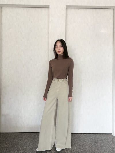 【換季特賣】薄款羊絨微立領上衣3