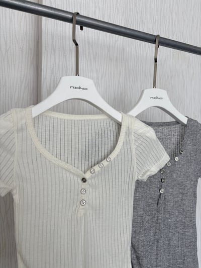 銀釦簍空直紋感透膚短袖軟薄貼身上衣5