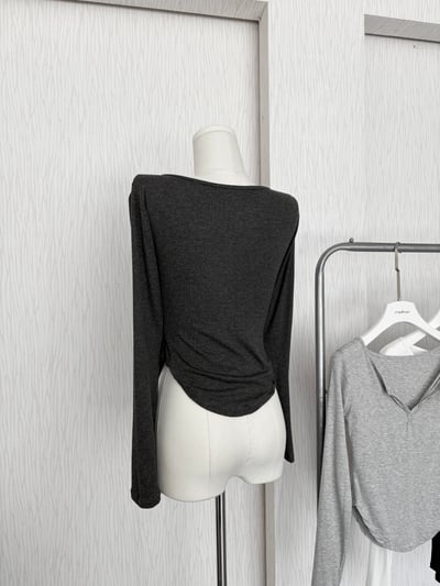 訂製款⊹軟fufu♡假排扣腰身下U長袖上衣6