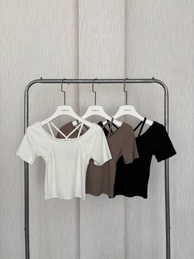 圓領細肩修飾感短袖上衣2