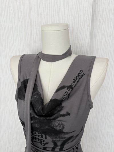 垂墜領畫墨摩卡灰超彈冰涼腰身背心(附脖圍)3