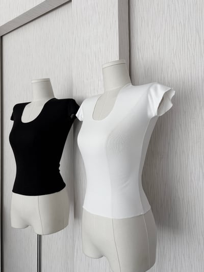 窄U領素面短袖貼身上衣2