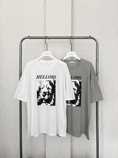 5月連線🇰🇷HELLOHI黑白金毛畫像側開衩棉質寬鬆T恤2