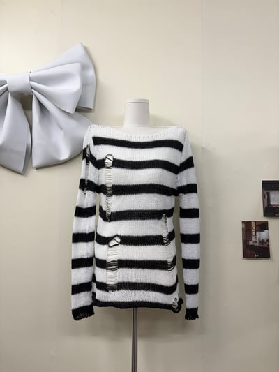 撞色條紋破洞腰身軟綿毛衣3