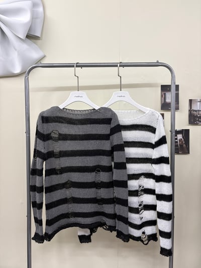 撞色條紋破洞腰身軟綿毛衣4