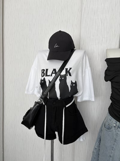 正韓🇰🇷BLACK CATS四隻黑貓側開衩棉質寬鬆T恤2